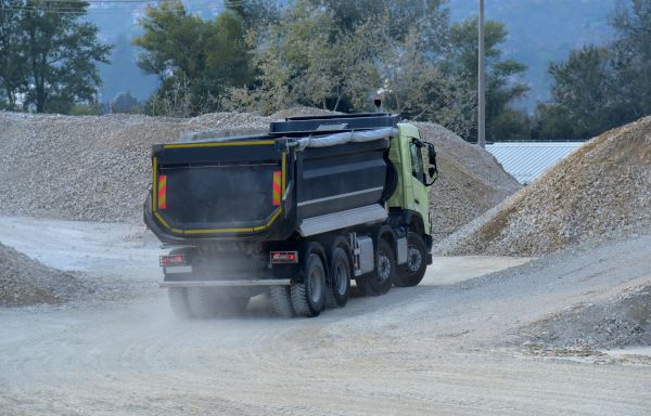 Gravel Delivery Service in Bloomfield Hills