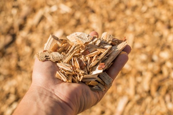 Wood Chips Spreading in Bloomfield Hills