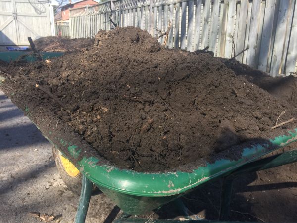 Residential Dirt Delivery in Bloomfield Hills