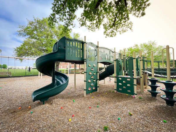 Playground Mulch Service in Bloomfield Hills